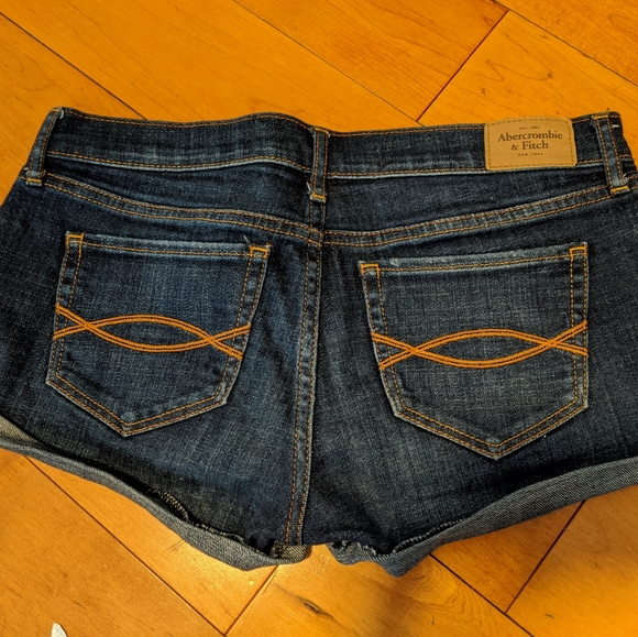 Abercrombie & Fitch denim shorts - Picture 2 of 3